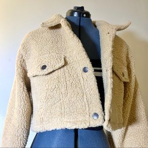 Cropped beige teddy jacket